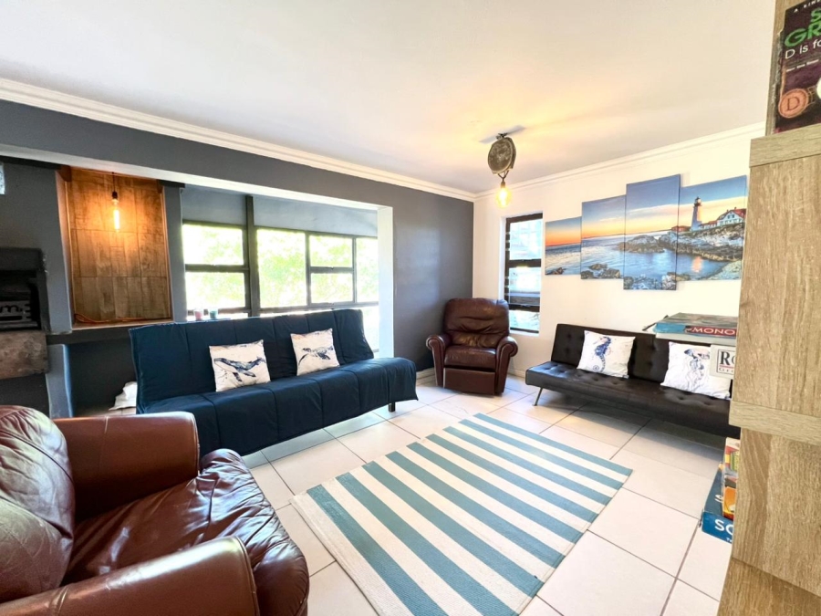 5 Bedroom Property for Sale in Paradise Beach Eastern Cape